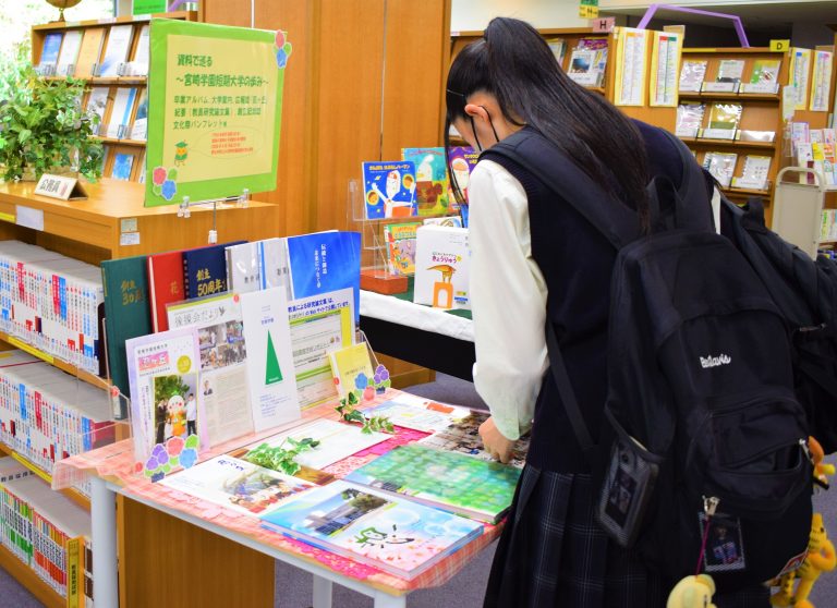 オープンキャンパス来館者の様子