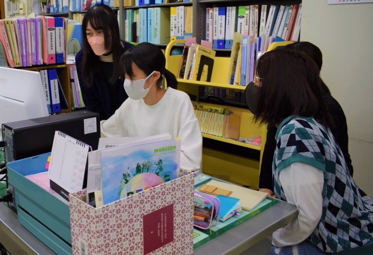 図書館実務体験の様子