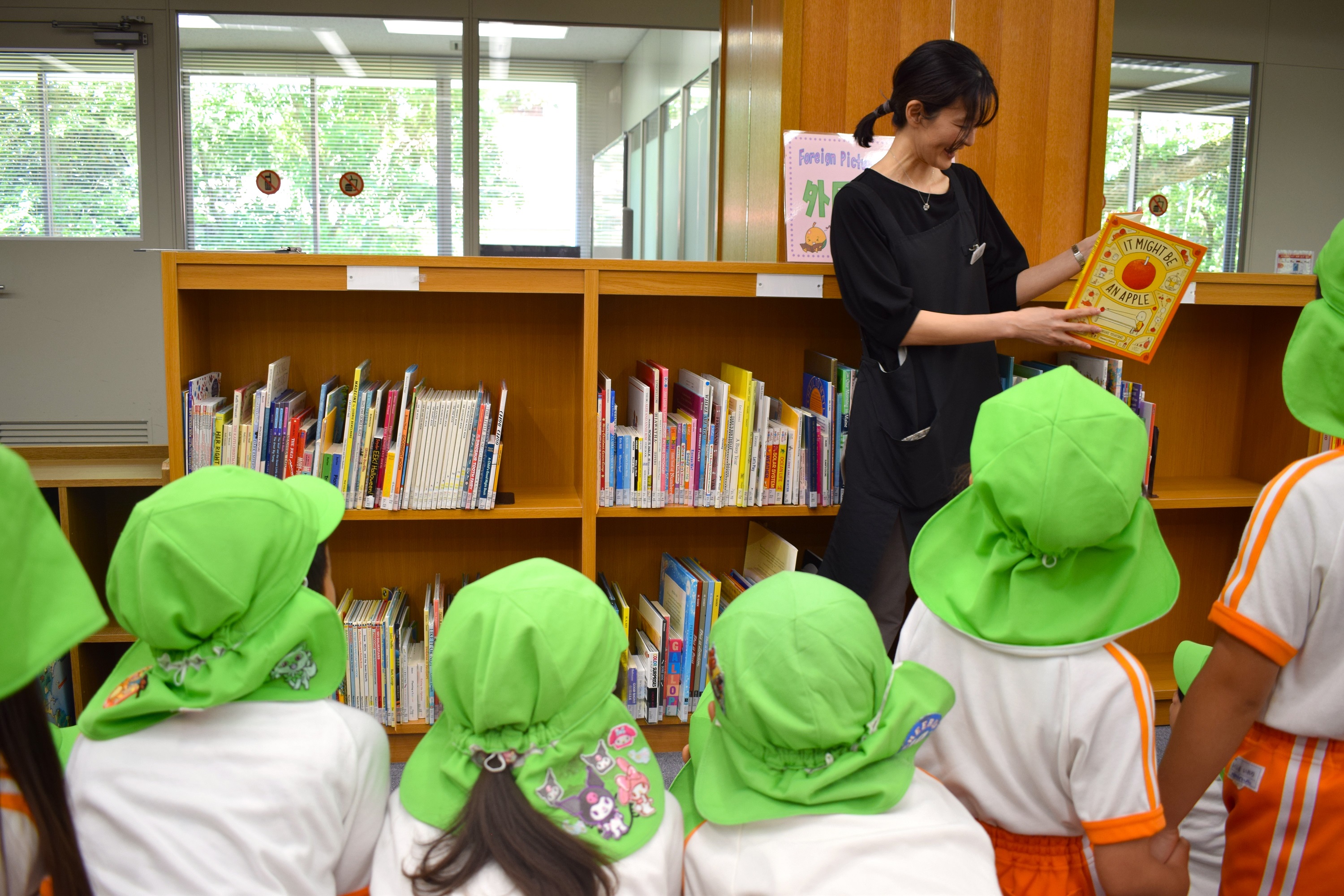 図書館ツアー2（みどり幼稚園）