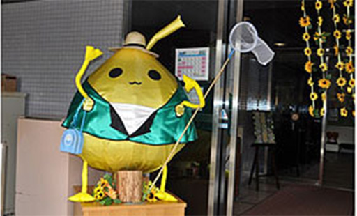 エントランスにいるぎんまるくん